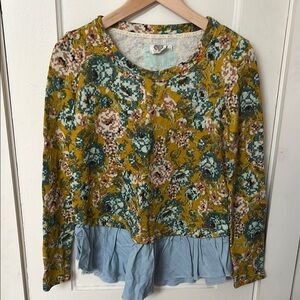 Anthropologie Floral Patterned Women's Top with Ruffle Hem
